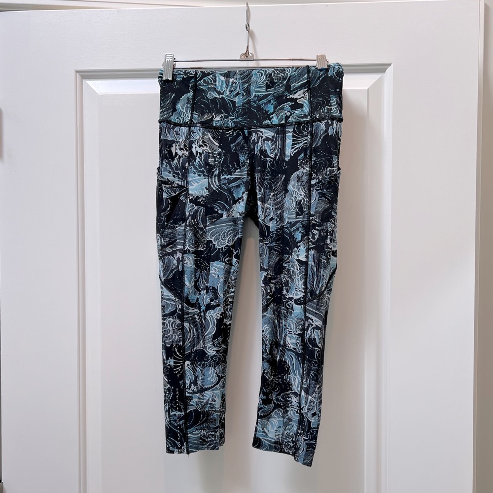 Lululemon crop leggings CA 35801 RN 106259